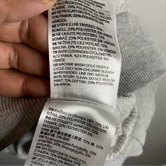 H&M x Yale University Women's Gray Relaxed Casual Crewneck Sweatshirt - Picture 8 of 13